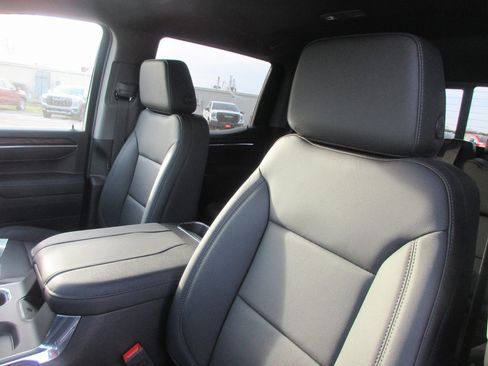 New 2026 GMC Sierra 1500 SLT w/ SLT Premium Plus Package image 14