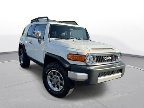 Used 2012 Toyota FJ Cruiser 4WD w/ Upgrade Pkg image 4