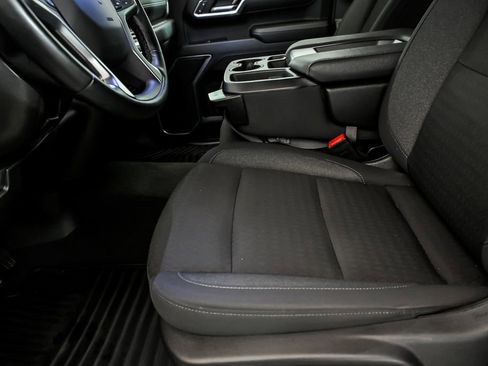 Used 2025 Chevrolet Silverado 1500 LT image 12