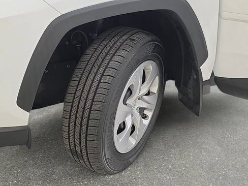 Certified 2025 Toyota RAV4 LE AWD/4WD image 28