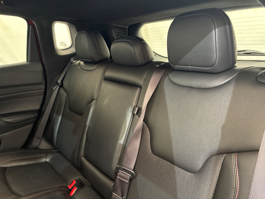 Used 2025 Jeep Compass Trailhawk AWD/4WD image 11