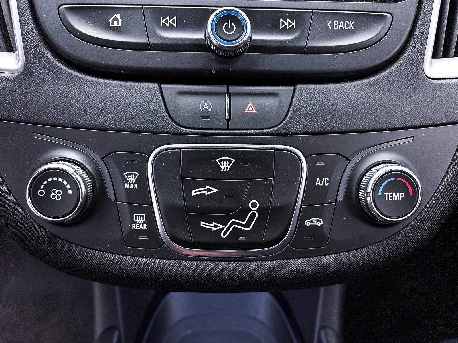 Used 2025 Chevrolet Malibu LS FWD image 21