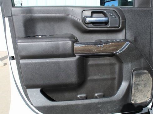 Used 2022 Chevrolet Silverado 2500 LT w/ Convenience Package image 7