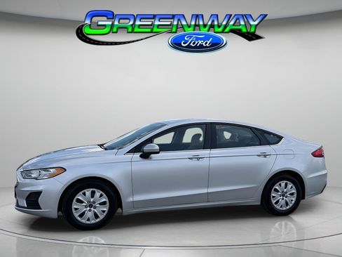 Used 2019 Ford Fusion S FWD image 1