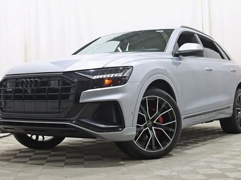 Used 2021 Audi Q8 Prestige w/ Prestige Package image 6