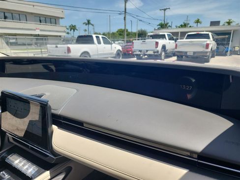 New 2025 Lincoln Nautilus Premier image 27