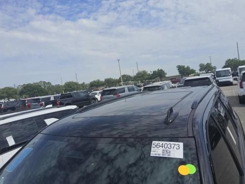 Used 2023 Cadillac Escalade Sport Platinum RWD image 3