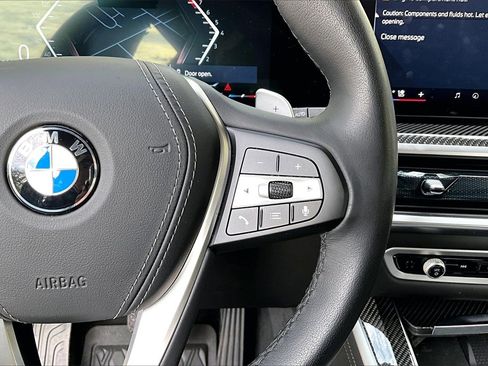 Used 2025 BMW X5 xDrive40i w/ M Sport Package image 11