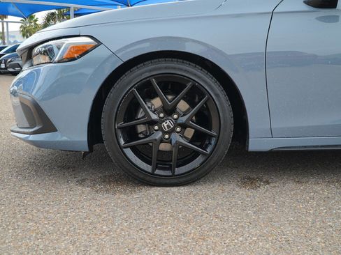 Used 2023 Honda Civic Sport image 12