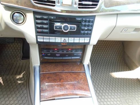 Used 2014 Mercedes-Benz E 350 Sedan image 16