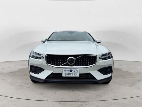 New 2026 Volvo V60 B5 Cross Country Plus w/ Climate Package AWD/4WD image 28