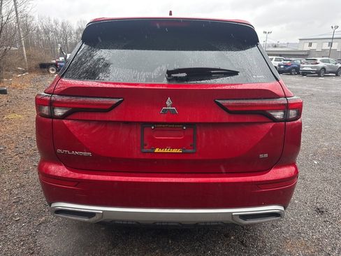 Used 2022 Mitsubishi Outlander SE image 8