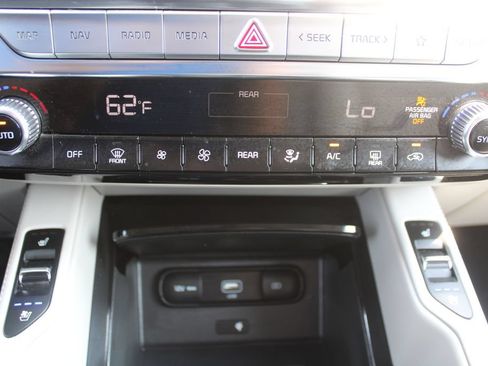 Certified 2022 Kia Telluride SX w/ SX Prestige Package AWD/4WD image 48