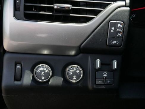 Used 2016 Chevrolet Tahoe LT w/ Luxury Package AWD/4WD image 19