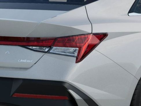 New 2026 Hyundai Elantra Limited FWD image 10