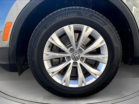 Used 2018 Volkswagen Tiguan S image 29