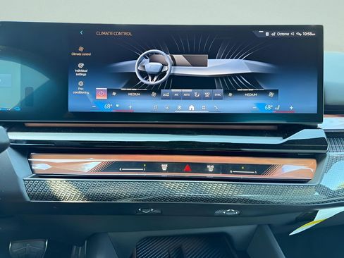 New 2027 BMW 550e xDrive AWD/4WD image 18