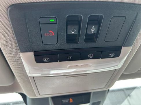 Certified 2023 Nissan Rogue SV w/ SV Premium Package FWD image 18