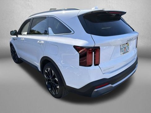 Used 2025 Kia Sorento EX FWD image 6