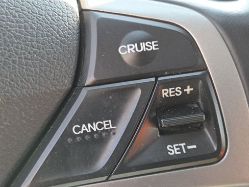 Used 2013 Hyundai Veloster w/ Tech Pkg FWD image 28