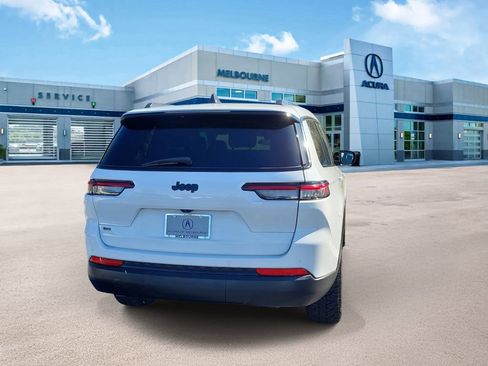 Used 2022 Jeep Grand Cherokee L Laredo image 6