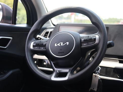 Used 2024 Kia Sportage LX AWD/4WD image 7
