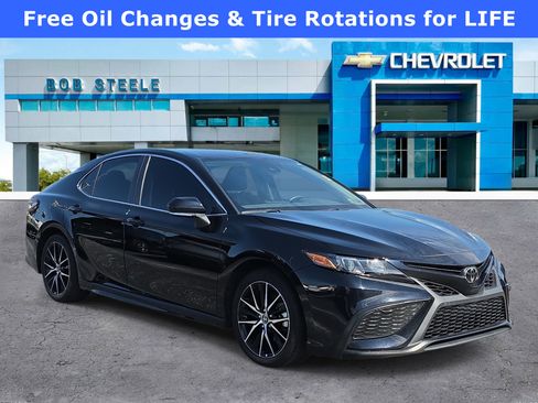 Used 2024 Toyota Camry SE FWD image 1