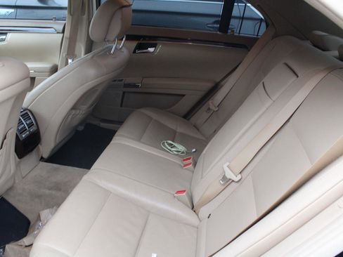 Used 2012 Mercedes-Benz S 550 4MATIC image 7