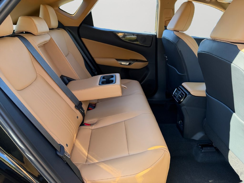 New 2026 Lexus NX 350 AWD image 6
