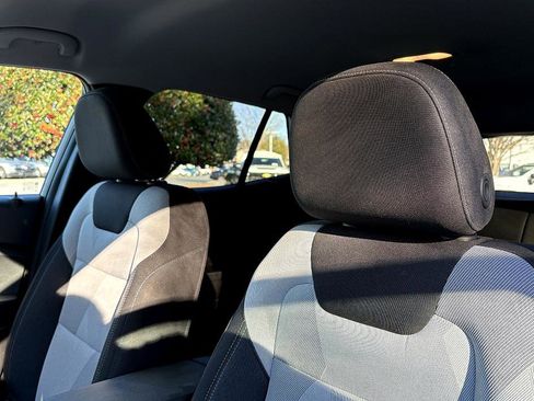 Used 2025 Chevrolet Trax LS image 18