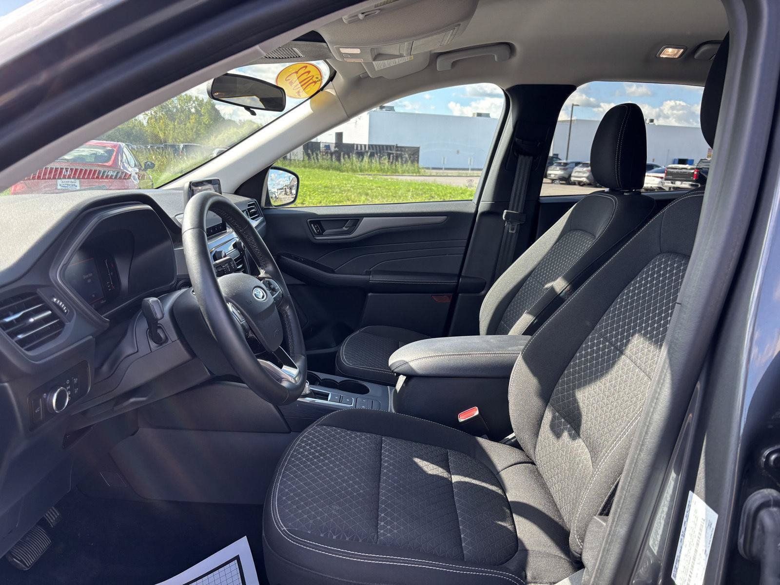 Used 2023 Ford Escape Active AWD/4WD image 29