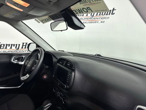 Used 2024 Kia Soul LX w/ Option Group 015 image 28