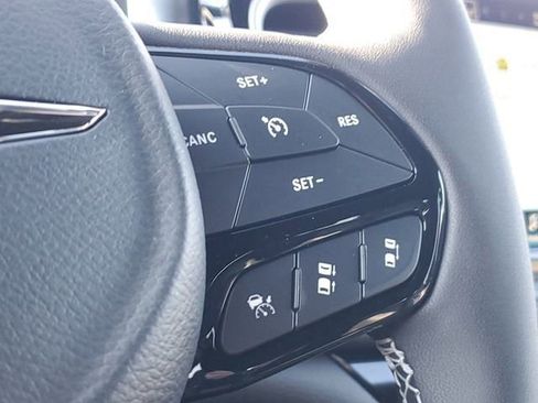 New 2026 Chrysler Pacifica Select AWD/4WD image 17