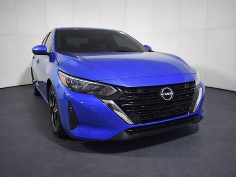 Used 2024 Nissan Sentra SV image 3