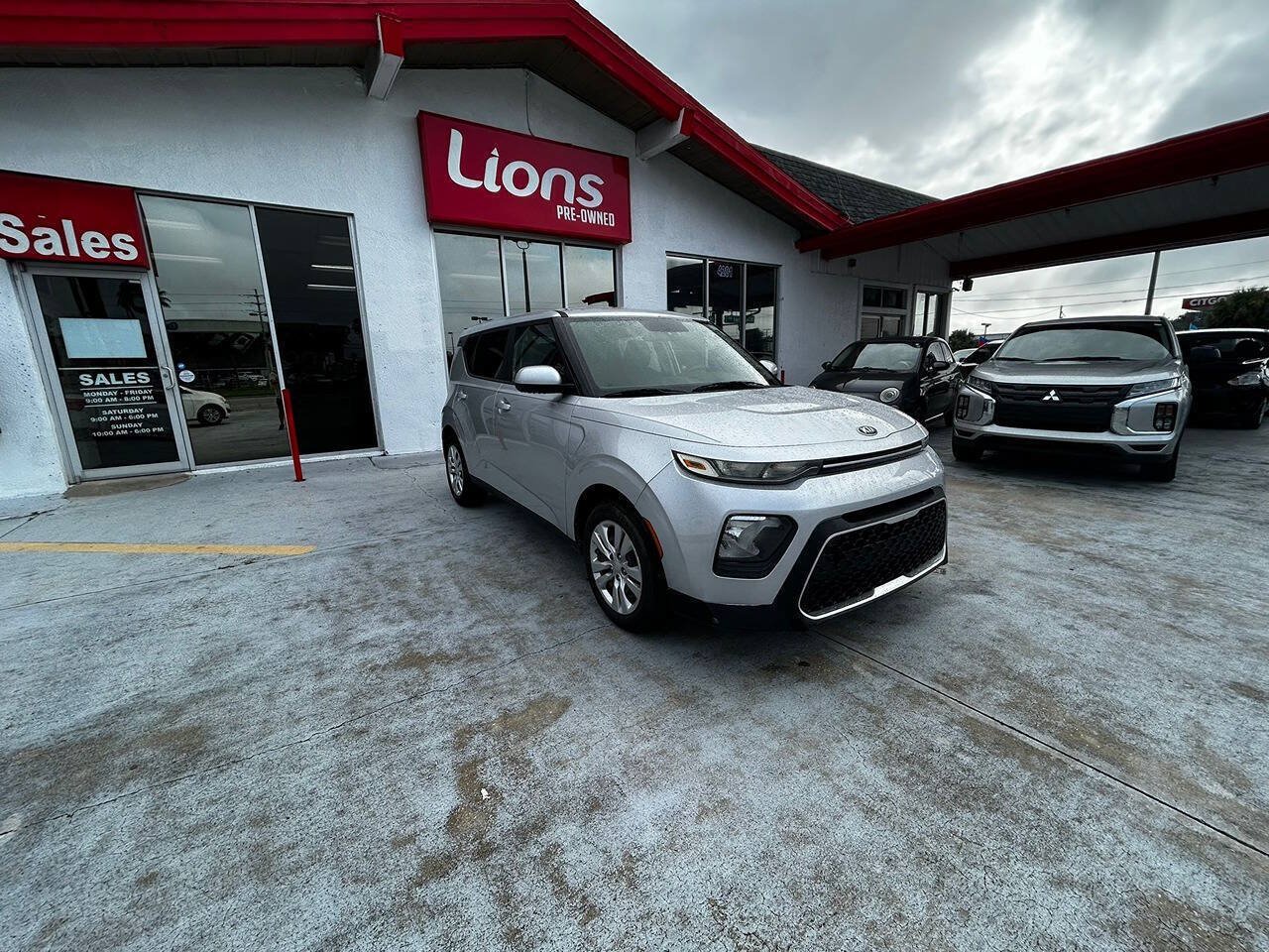 Used 2020 Kia Soul LX FWD image 12