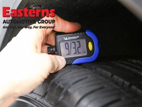 Used 2023 Chevrolet Traverse LS image 28