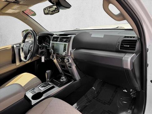 Certified 2020 Toyota 4Runner SR5 AWD/4WD image 20