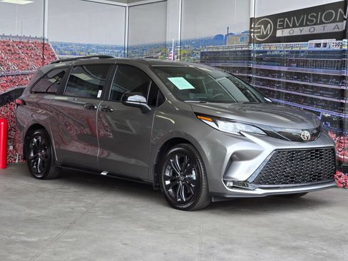 Certified 2026 Toyota Sienna XSE FWD image 1