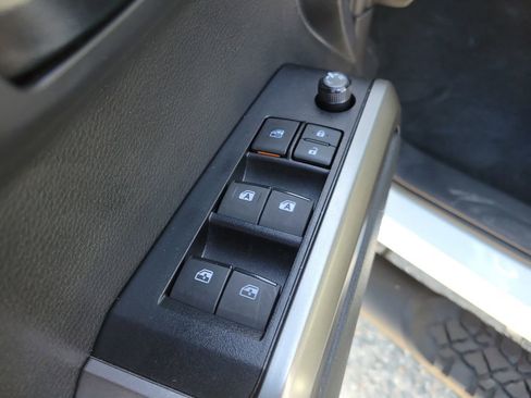 Used 2023 Toyota Tacoma SR5 image 17