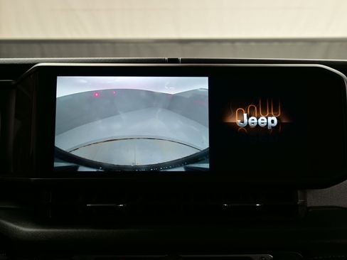 Used 2024 Jeep Wrangler Sahara image 18