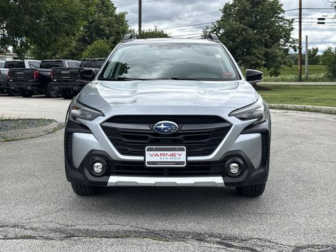 Used 2024 Subaru Outback Limited AWD/4WD image 3