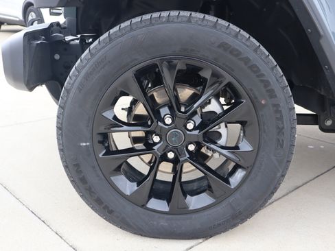 Used 2025 Jeep Wrangler Sahara AWD/4WD image 14