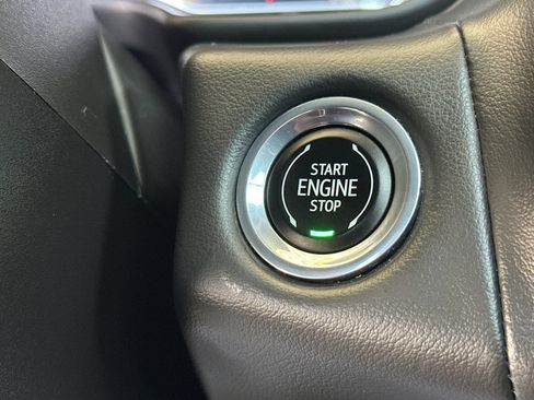 Used 2023 GMC Yukon SLT w/ SLT Premium Package RWD image 30