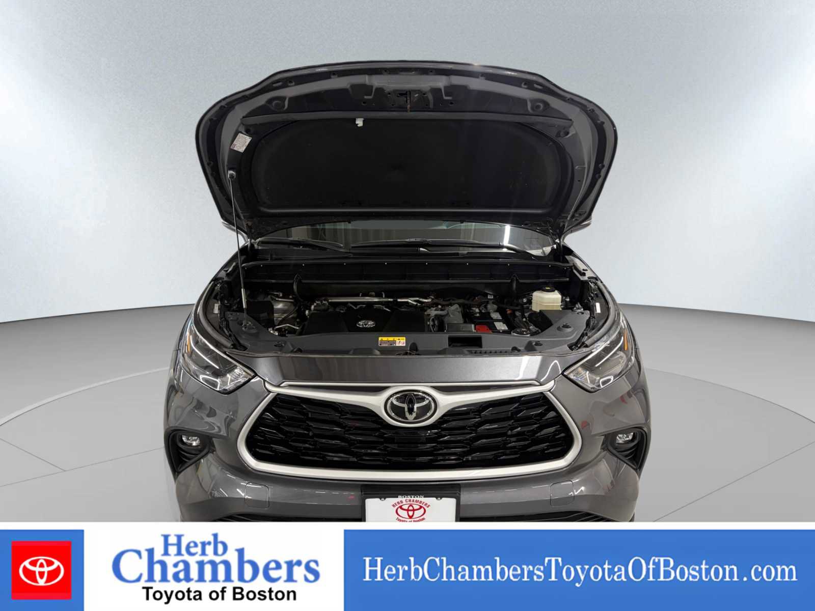 Used 2022 Toyota Highlander LE AWD/4WD image 10