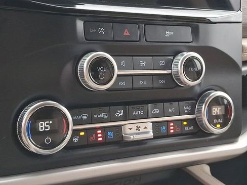 Used 2024 Ford Expedition Limited image 15