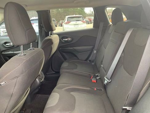 Used 2016 Jeep Cherokee Latitude w/ Comfort & Sound Group image 23