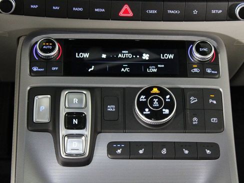 Used 2023 Hyundai Palisade Calligraphy image 19