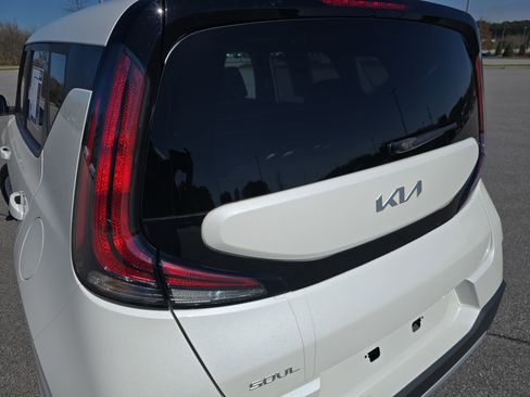 Used 2023 Kia Soul LX image 34