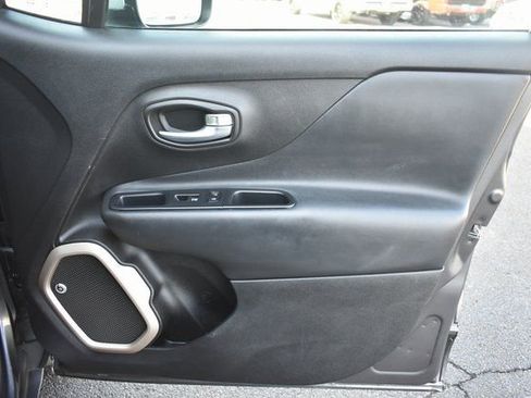 Used 2017 Jeep Renegade Limited image 41