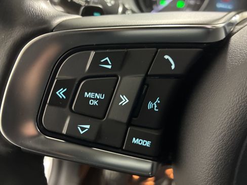 Used 2020 Jaguar E-PACE image 9